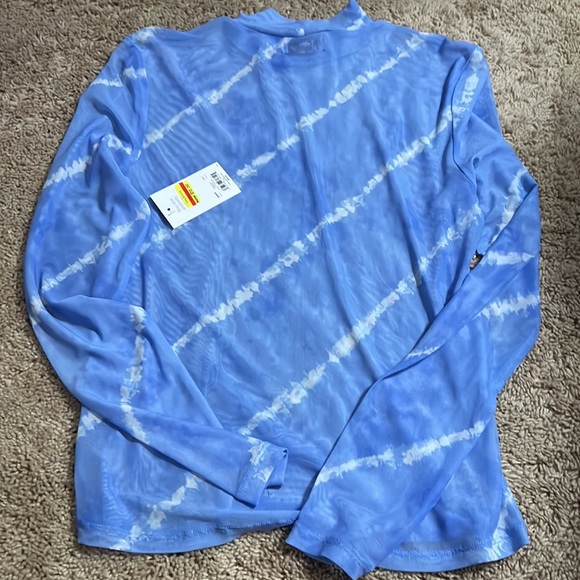 BRAND NEW sheer blue top, size large - Picture 5 of 5